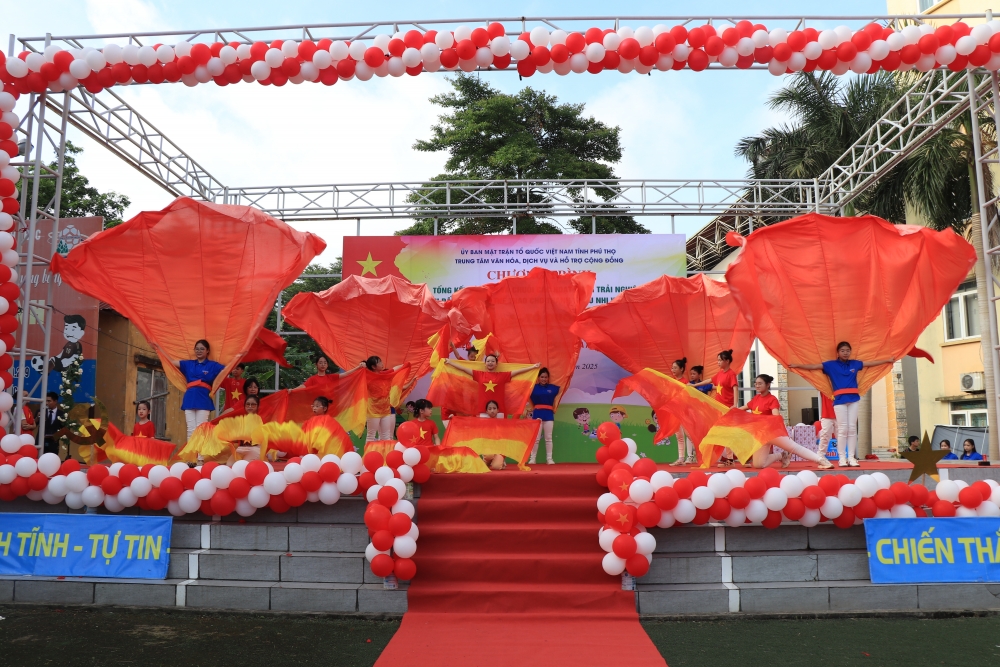 Phú Thọ sôi động chương trình "Em yêu Tổ quốc"