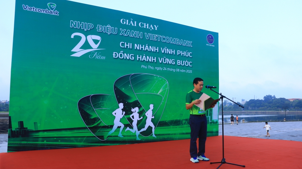 , Giám đốc Chi nhánh Vietcombank Vĩnh Phúc Văn Tiến Thành phát biểu khai mạc