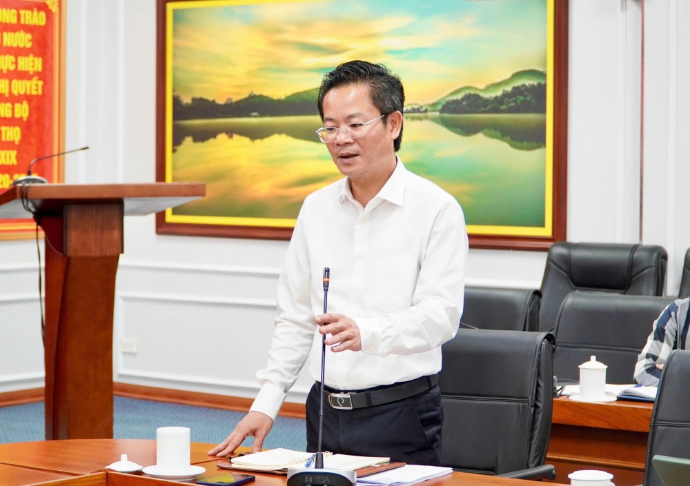 Lãnh đạo Văn phòng UBND tỉnh phát biểu tại hội nghị