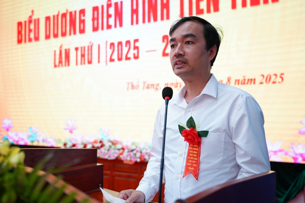 Xã Thổ Tang: Tuyên dương gương điển hình tiên tiến, dám nghĩ, dám làm và dám đổi mới