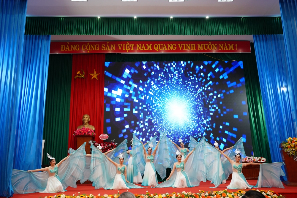 Xã Thổ Tang: Tuyên dương gương điển hình tiên tiến, dám nghĩ, dám làm và dám đổi mới