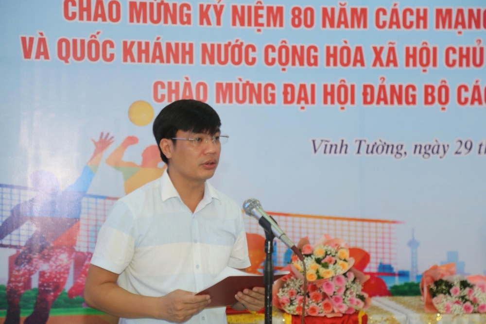 Đồng chí Nguyễn Anh Tuấn, Phó Chủ tịch UBND xã Vĩnh Tường phát biểu khai mạc.