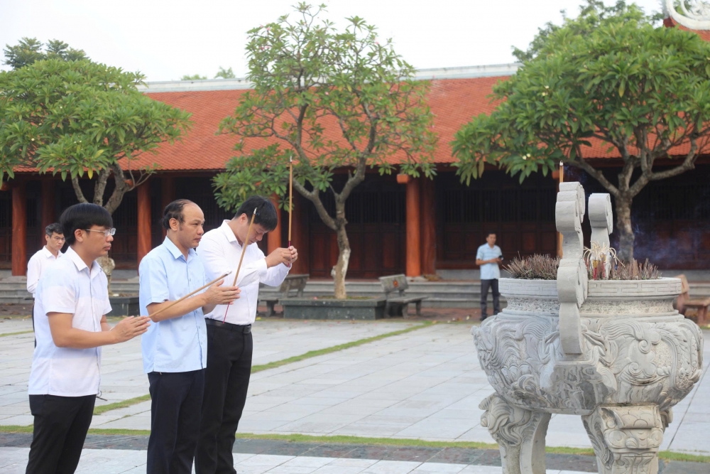 Phú Thọ: Trang trọng Lễ dâng hương tại Đền Liệt sỹ xã Vĩnh Tường