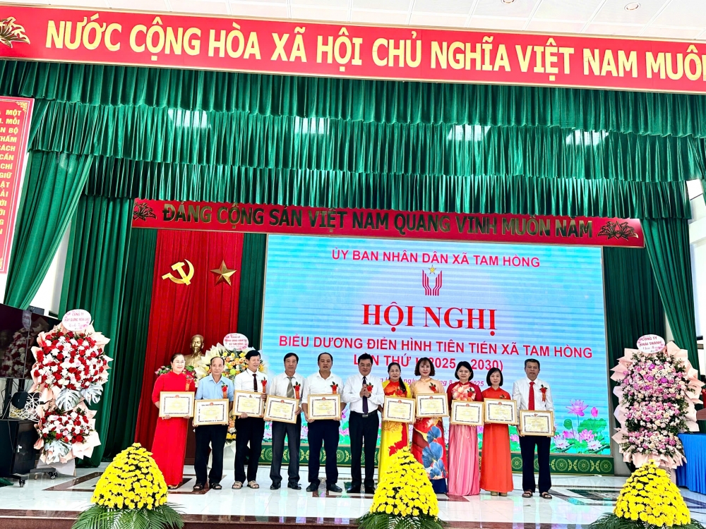 Phú Thọ: Xã Tam Hồng tuyên dương điển hình tiên tiến Phú Thọ: Xã Tam Hồng tuyên dương điển hình tiên tiến