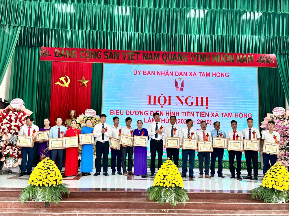 Phú Thọ: Xã Tam Hồng tuyên dương điển hình tiên tiến Phú Thọ: Xã Tam Hồng tuyên dương điển hình tiên tiến