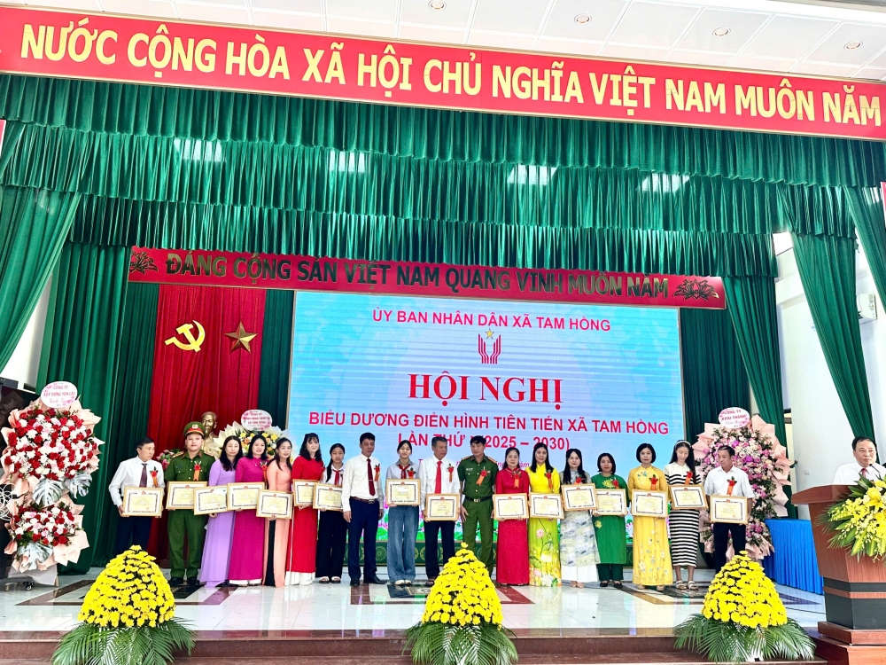 Phú Thọ: Xã Tam Hồng tuyên dương điển hình tiên tiến Phú Thọ: Xã Tam Hồng tuyên dương điển hình tiên tiến