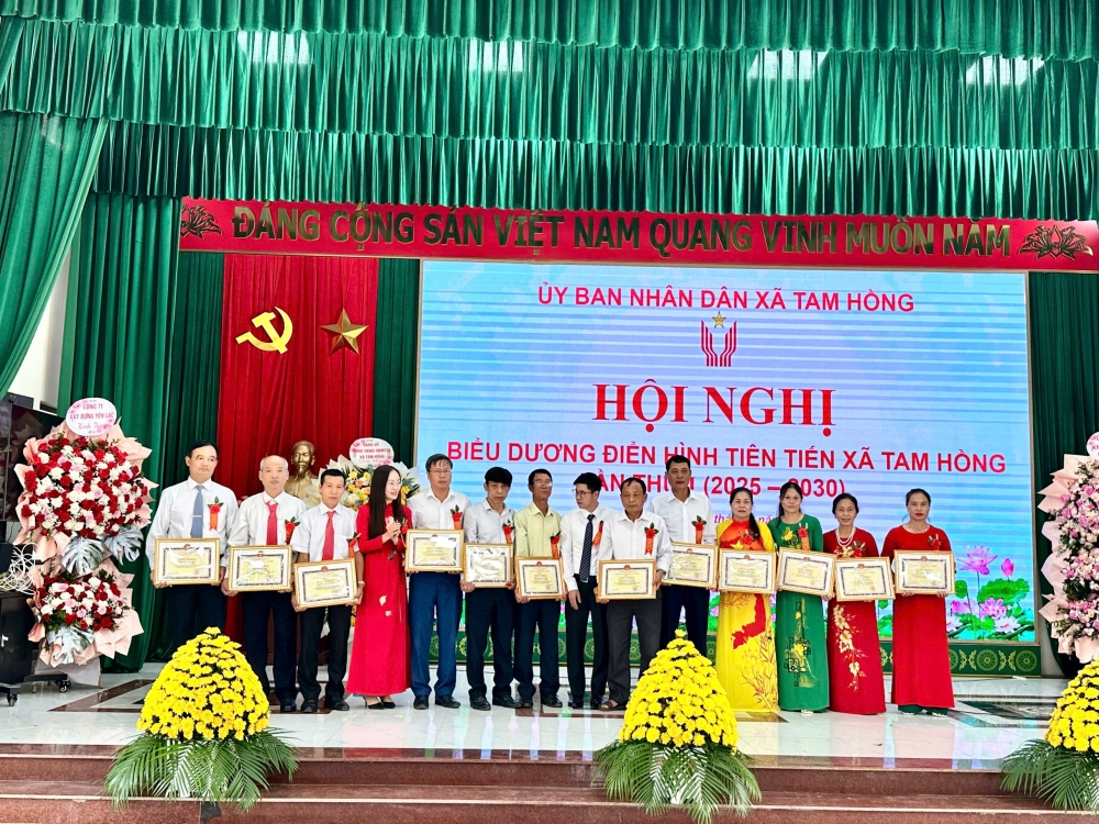 Phú Thọ: Xã Tam Hồng tuyên dương điển hình tiên tiến Phú Thọ: Xã Tam Hồng tuyên dương điển hình tiên tiến