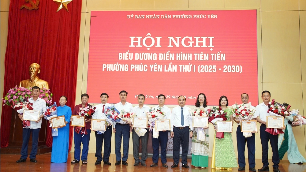 Phường Phúc Yên tôn vinh điển hình tiên tiến trong phong trào thi đua yêu nước