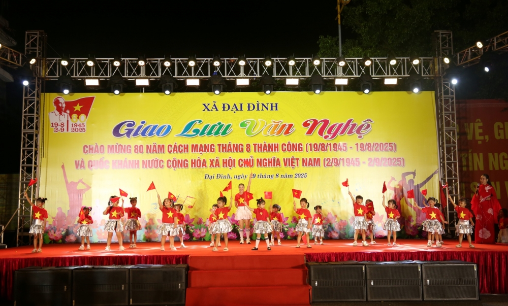 Xã Đại Đình: Sôi nổi đêm giao lưu văn nghệ chào mừng Quốc khánh 2/9