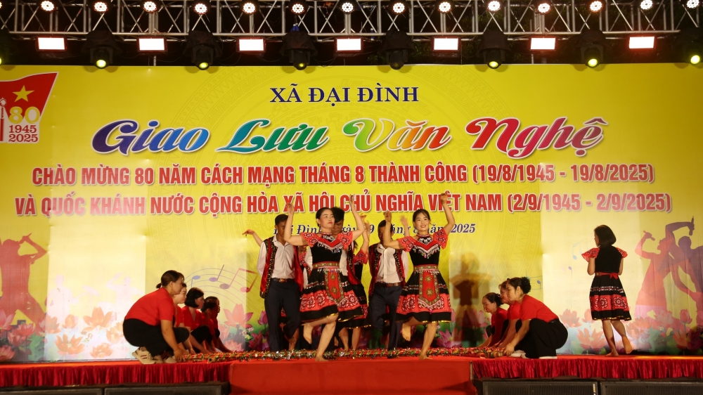 Xã Đại Đình: Sôi nổi đêm giao lưu văn nghệ chào mừng Quốc khánh 2/9