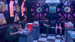 vinh phuc bat qua tang 2 cap nam nu co hanh vi mua ban dam tai quan karaoke dj club