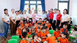 Vĩnh Phúc: Thăm, tặng quà trẻ em có hoàn cảnh khó khăn nhân dịp Tết Trung thu