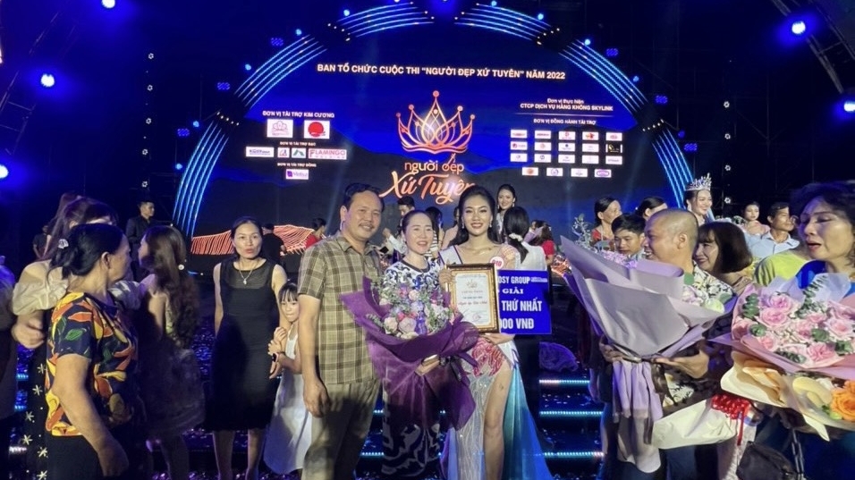 Tuyên Quang: Người đẹp thứ nhất xứ Tuyên Lê Khánh Linh dành toàn bộ giải thưởng giúp đỡ trẻ em nghèo
