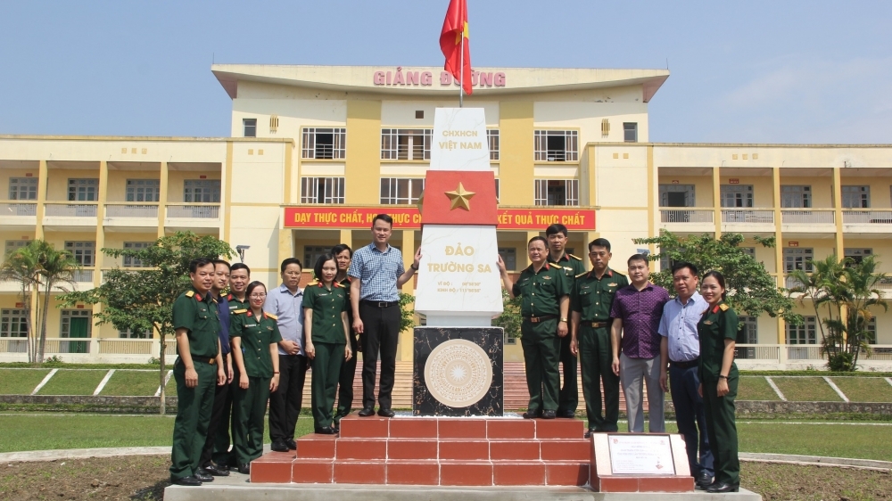 Vĩnh Phúc: Tổ chức gắn biển Công trình Thanh niên “Cột mốc Trường Sa” tại Trường Quân sự Quân khu 2