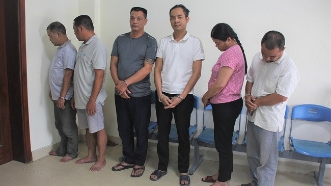 Nghệ An: Triệt xóa ổ nhóm đánh bạc trang bị súng, trong đó nhiều đối tượng là giáo viên