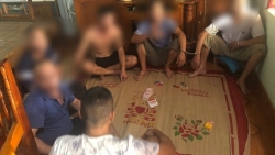 Bắc Giang: Bắt quả tang 6 đối tượng đánh bạc