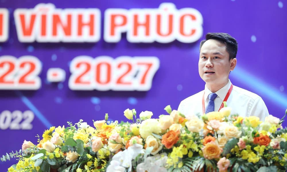 Anh Nguyễn Kim Quy trình bày đề án Ban Chấp hành Tỉnh Đoàn Vĩnh Phúc khóa mới. Ảnh: Như Ý