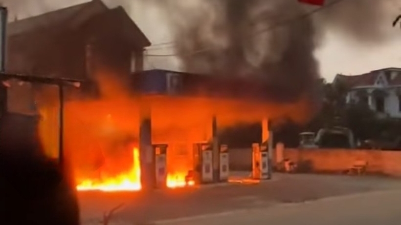 Vĩnh Phúc: Mâu thuẫn gia đình, người phụ nữ đốt cây xăng