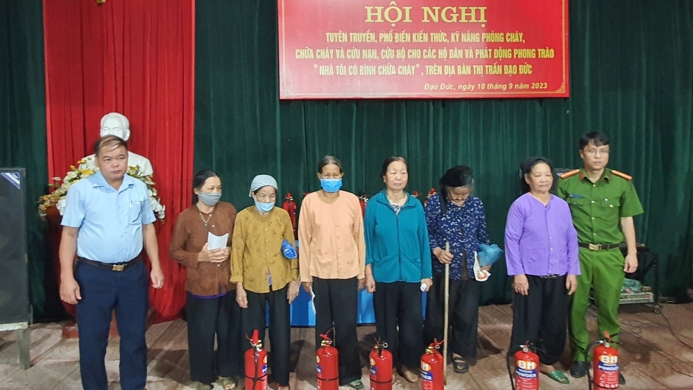 Vĩnh Phúc: Phát động phong trào "nhà tôi có bình chữa cháy” tại thị trấn Đạo Đức