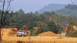 Vĩnh Phúc: Tạm dừng khai thác đất san lấp tại điểm mỏ khu đồi Trại Ngỗng