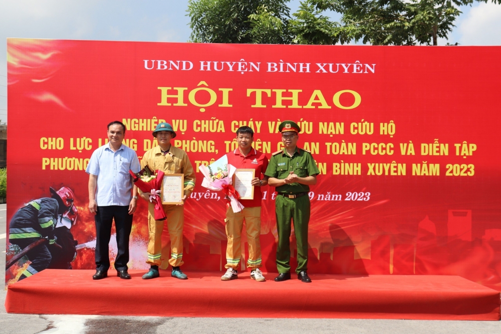 Vĩnh Phúc: Huyện Bình Xuyên tổ chức diễn tập phương án chữa cháy và cứu nạn cứu hộ