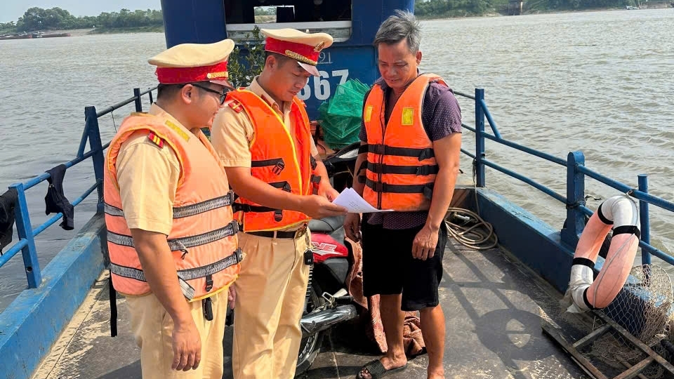 CSGT Vĩnh Phúc tập trung ứng phó khẩn cấp với cơn bão số 3