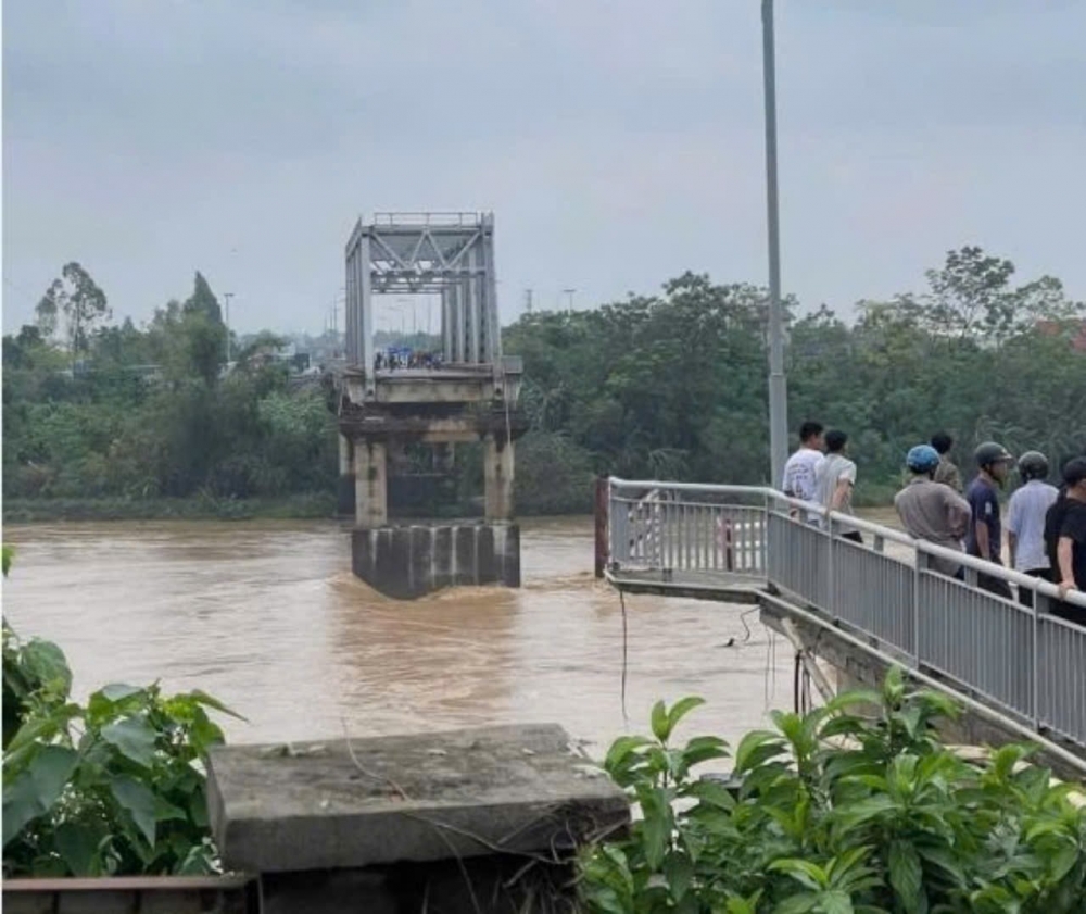 Phú Thọ: Cứu được 3 nạn nhân vụ sập cầu Phong Châu