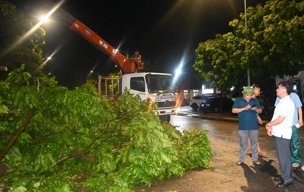 Đ.c Phó Chủ tịch UBND thành phố: Đào Văn Quyết có mặt trực tiếp tại hiện trường chỉ đạo khắc phục hậu quả do bão số 3