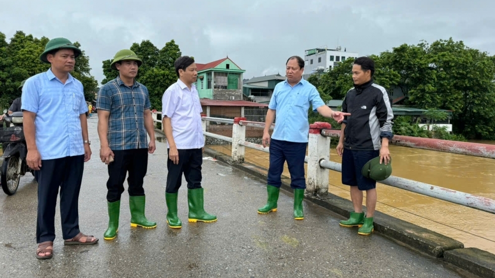 Lãnh đạo huyện Lập Thạch kiểm tra ứng phó với lũ lụt tại 10 xã, thị trấn