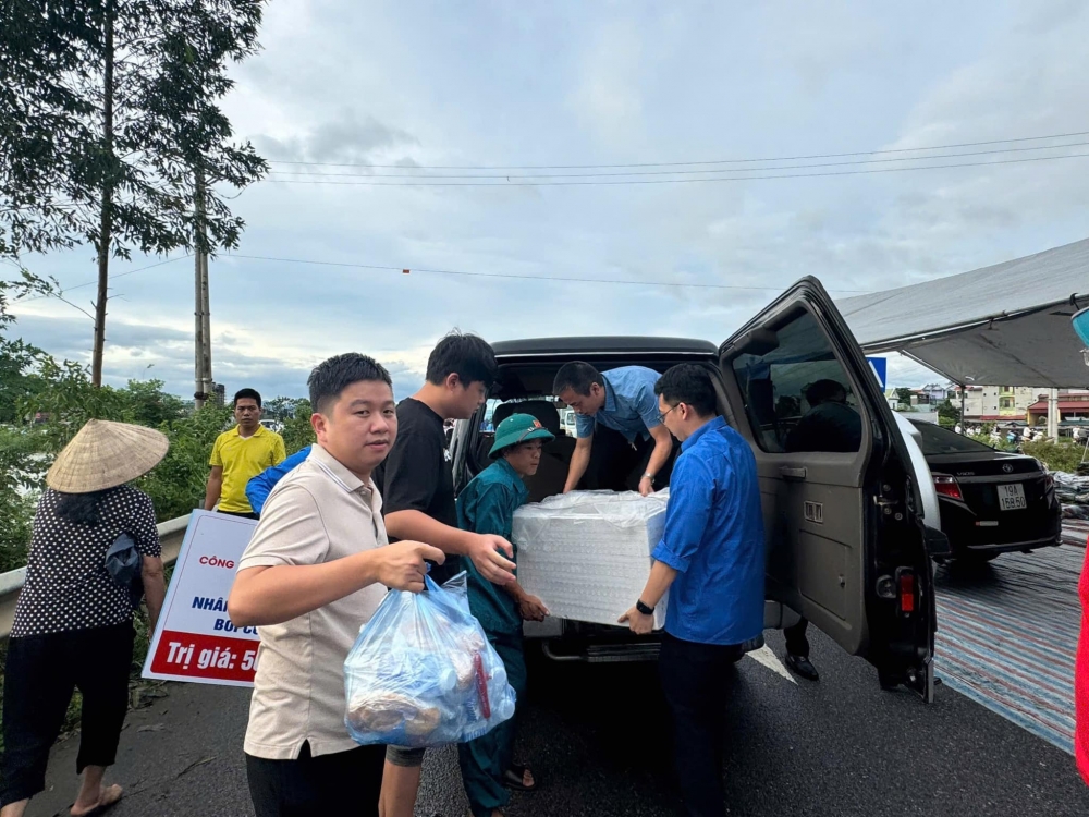 Tuổi trẻ Vĩnh Phúc hỗ trợ Nhân dân bị ảnh hưởng bởi mưa lũ