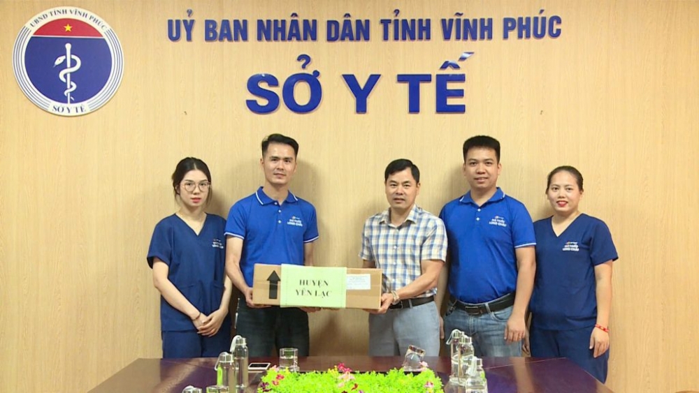 Sở Y tế tỉnh Vĩnh Phúc tiếp nhận 1 tấn thuốc tài trợ phòng chống lụt bão