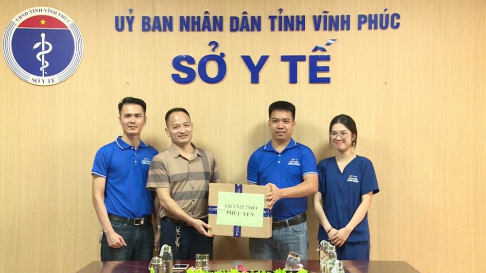 Sở Y tế tỉnh Vĩnh Phúc tiếp nhận 1 tấn thuốc tài trợ phòng chống lụt bão