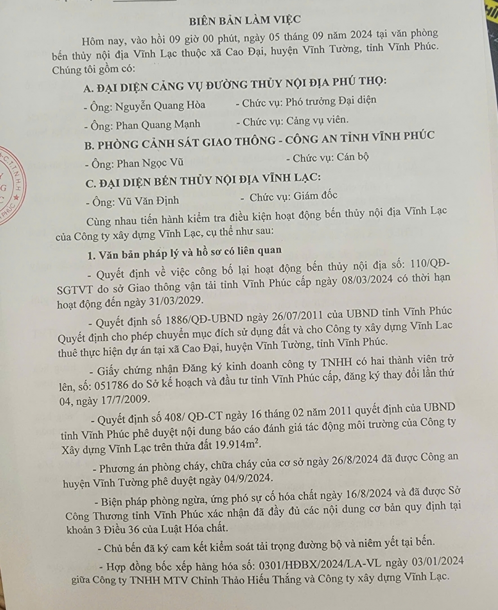 Đoàn liên ngành đã tiến hành kiểm tra bến thủy Vĩnh Lạc xác định về thủ tục pháp lý của bến thủy nội địa Vĩnh Lạc đảm bảo đầy đủ theo quy định của pháp luật.