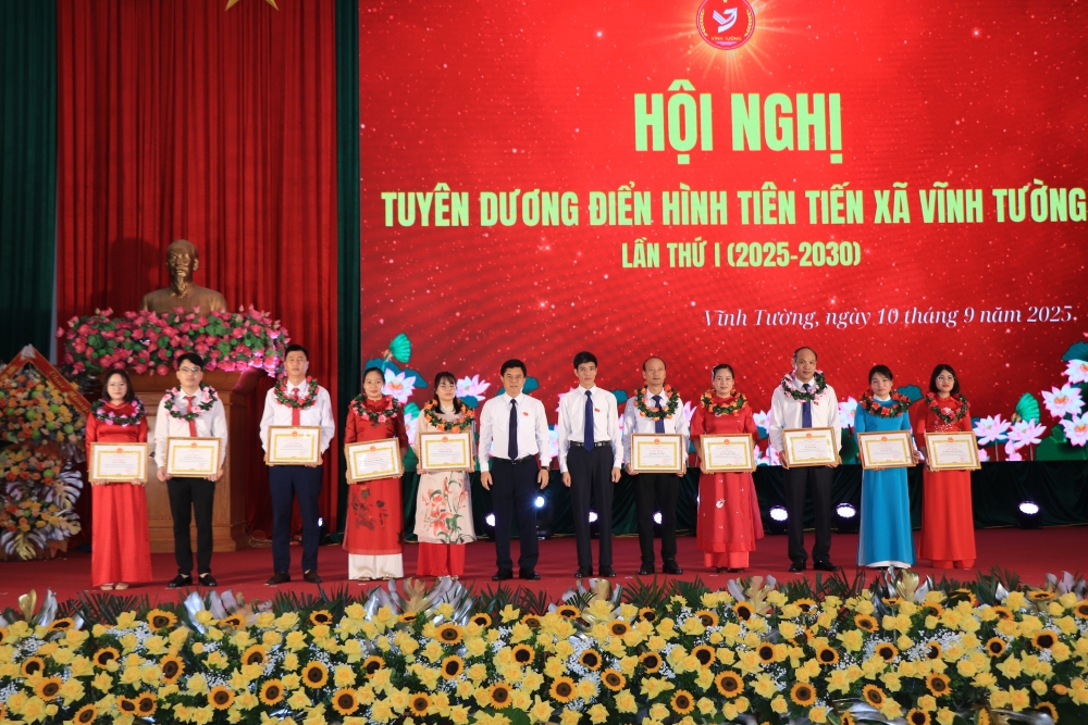 Phú Thọ: Tuyên dương 86 cá nhân điển hình tiên tiến tại xã Vĩnh Tường Phú Thọ: Tuyên dương 86 cá nhân điển hình tiên tiến tại xã Vĩnh Tường