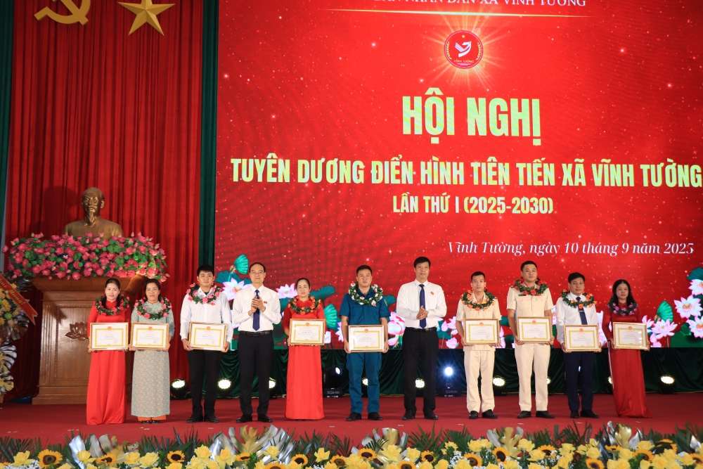 Phú Thọ: Tuyên dương 86 cá nhân điển hình tiên tiến tại xã Vĩnh Tường Phú Thọ: Tuyên dương 86 cá nhân điển hình tiên tiến tại xã Vĩnh Tường