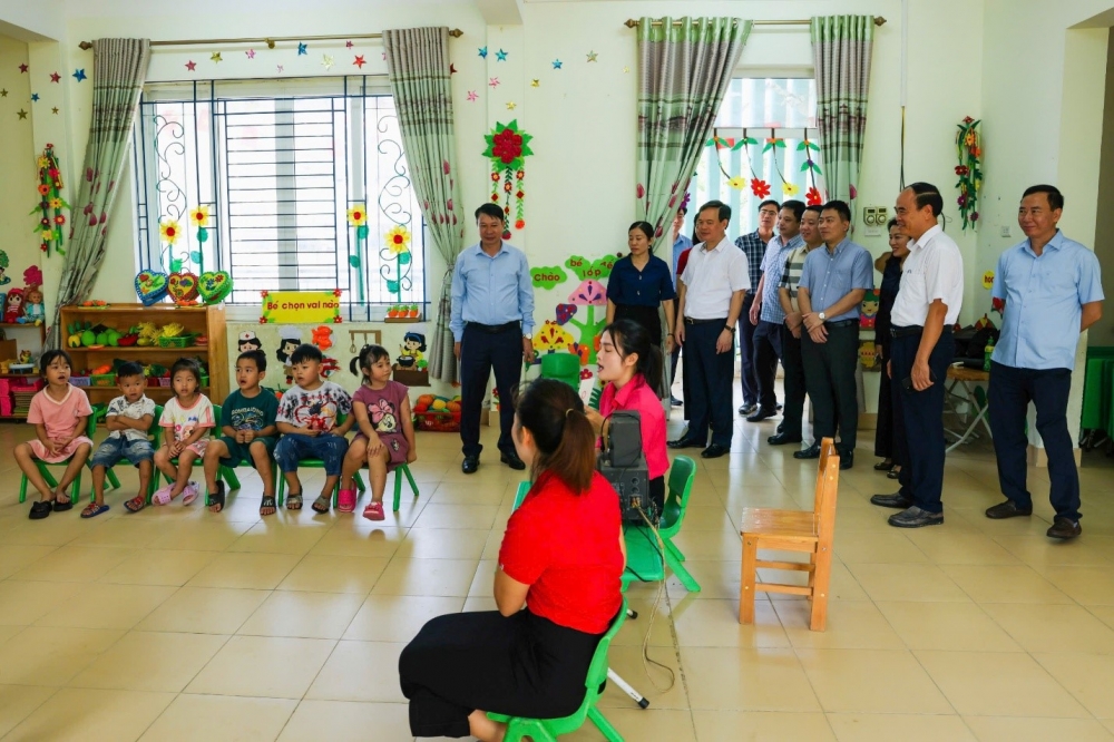 Phó Chủ tịch UBND tỉnh Nguyễn Khắc Hiếu thăm Trường Mầm non Yên Dương