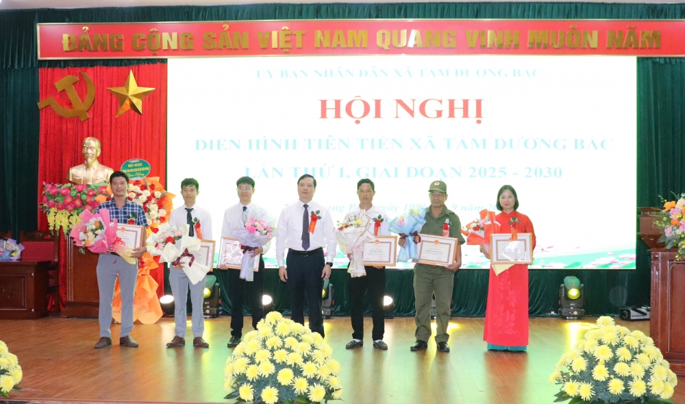 Phú Thọ: Tam Phú Thọ: Tam