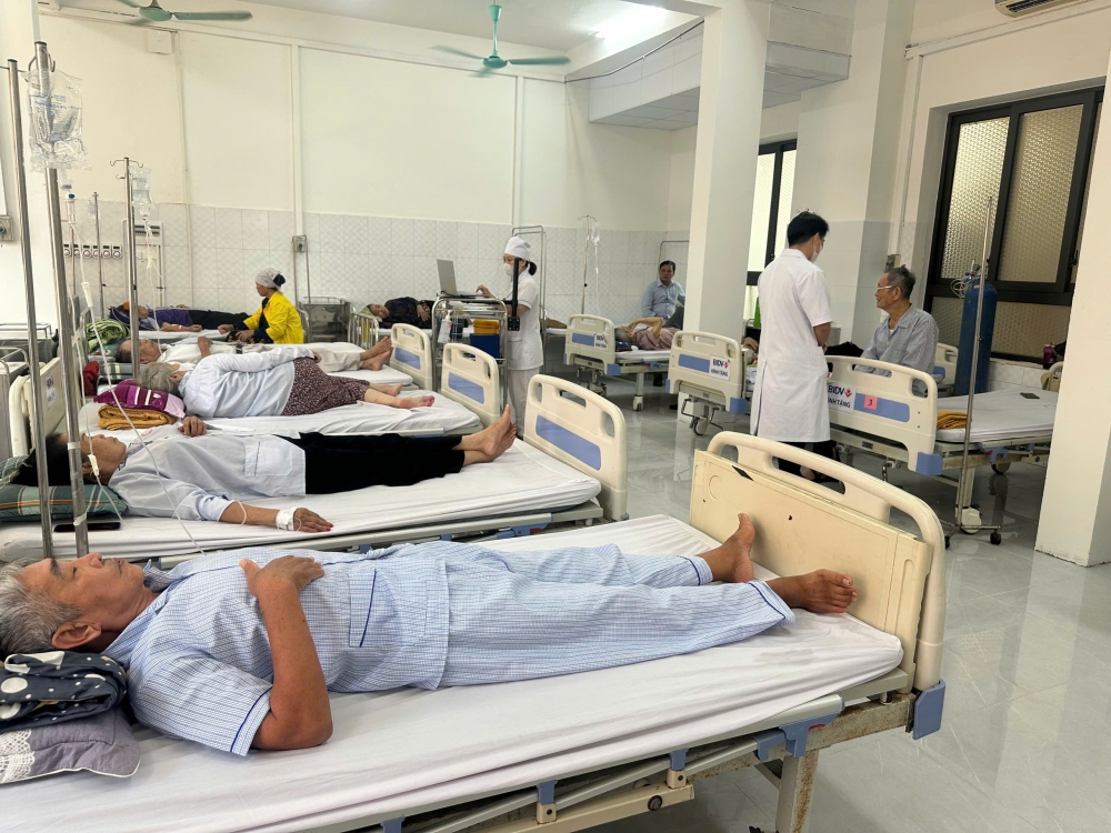 Hệ thống phòng bệnh khang trang và các trang thiết bị hiện đại tại Khoa Cấp cứu – HSTC – Chống độc, Trung tâm Y tế khu vực Vĩnh Yên giúp bệnh nhân được điều trị hiệu quả