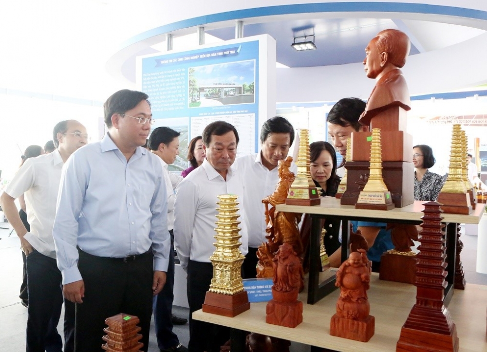 Khai trương không gian trưng bày kinh tế - xã hội của tỉnh Phú Thọ