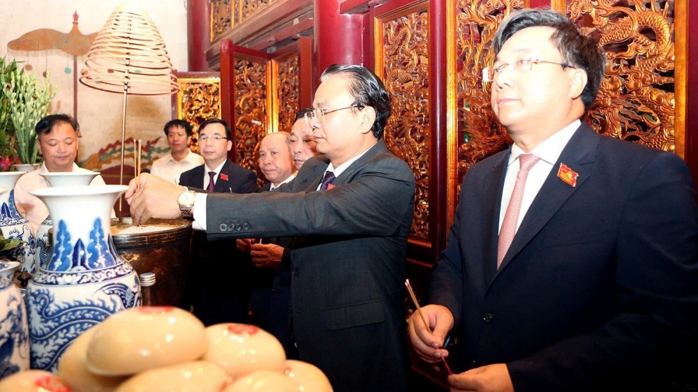 Đoàn Đại biểu Đại hội Đảng bộ tỉnh Phú Thọ dâng hương, báo công các Vua Hùng