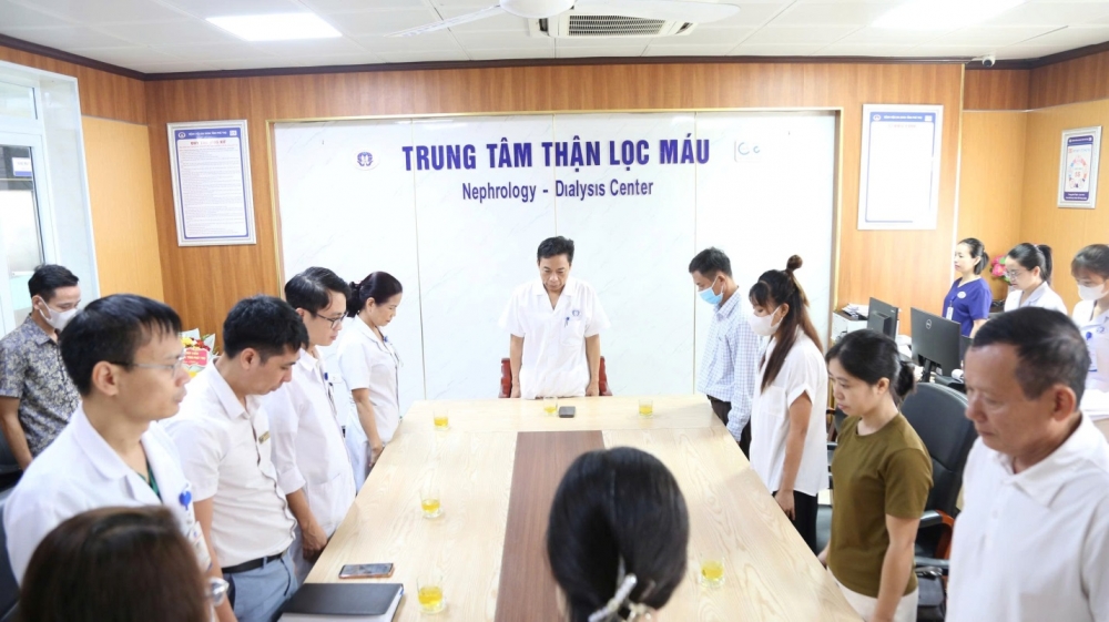 Các bác sĩ và người bệnh, người nhà người bệnh tri ân người hiến tạng chết não