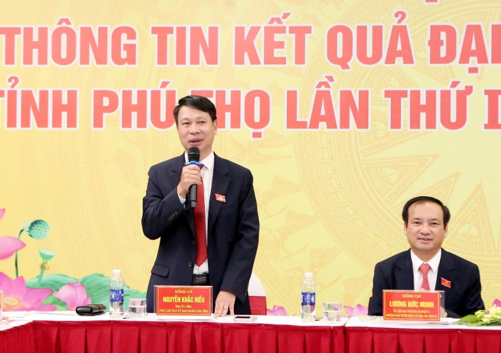 Phó Chủ tịch UBND tỉnh Nguyễn Khắc Hiếu phát biểu làm rõ một số ý kiến của các cơ quan báo chí