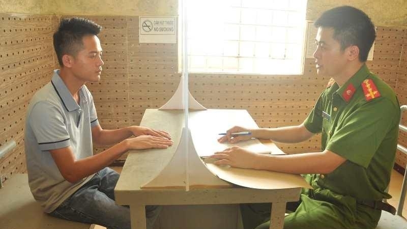 Vĩnh Phúc: Bị kiểm tra nồng độ cồn, tài xế hất tung CSGT lên nắp capo rồi bỏ chạy