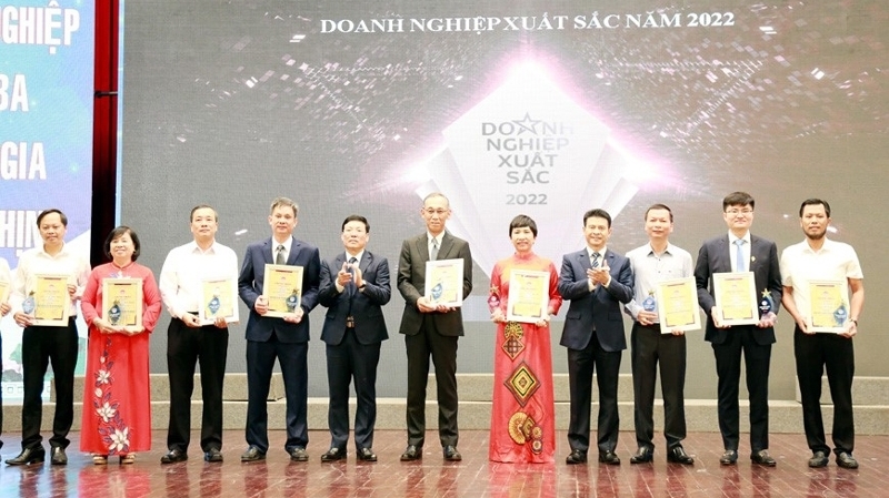 Vĩnh Phúc: Tôn vinh 10 doanh nghiệp xuất sắc và 13 doanh nhân tiêu biểu năm 2022