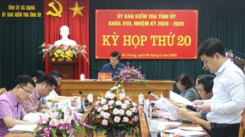 Hà Giang: Kỷ luật Bí thư và Chủ tịch huyện Bắc Mê để xảy ra nhiều vụ việc khai thác lâm sản trái phép lớn
