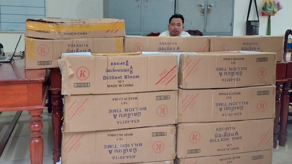 Nghệ An: Bắt đối tượng buôn bán hơn nửa tấn pháo nổ