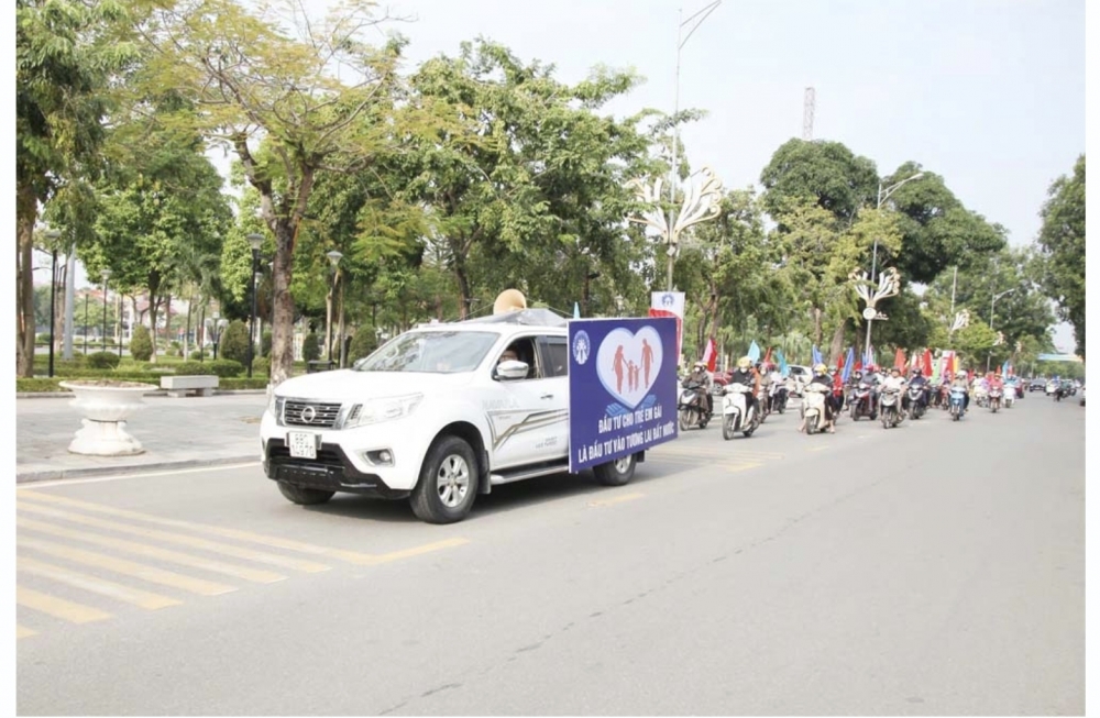 Diễu hành hưởng ứng Ngày Quốc tế trẻ em gái