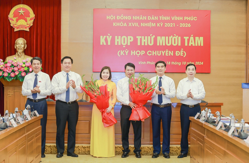 Ông  Nguyễn Khắc hiếu và bà Phùng Thị Kim Nga được HĐND tỉnh bầu giữ chức Phó Chủ tịch UBND tỉnh Vĩnh Phúc