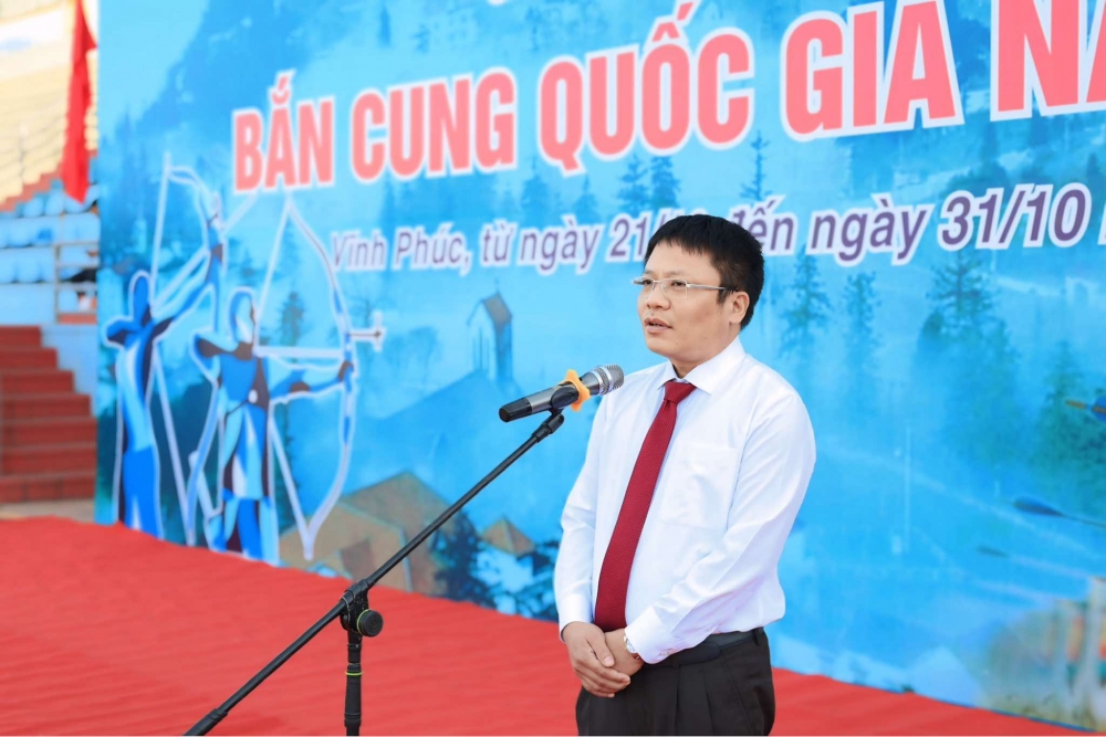 Đồng chí Nguyễn Bá Hiến, Phó Giám đốc Sở Văn hóa, Thể thao và Du lịch, Trưởng Ban Tổ chức phát biểu khai mạc giải Đồng chí Nguyễn Bá Hiến, Phó Giám đốc Sở Văn hóa, Thể thao và Du lịch, Trưởng Ban Tổ chức phát biểu khai mạc giải