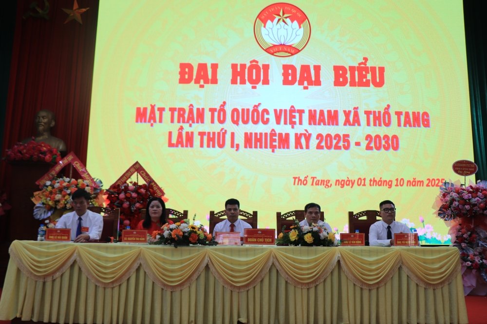 Đoàn Chủ tịch Đại hội